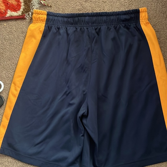 Men’s Xl Nike Utah Jazz basketball shorts in excellent condition. - Picture 5 of 7